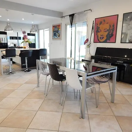 Superbe Propriete, Piscine, Salle De Jeux, Appareils De Sport * Saint-Aunes